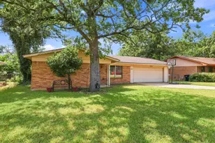 121 S Imperial Dr, Denison, TX 75020 - Photo 3
