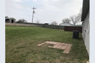 303 Raymond Street, Farmersville, TX 75442 - Photo 11