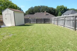 506 Redwood Dr, Grand Prairie, TX 75052 - Photo 15
