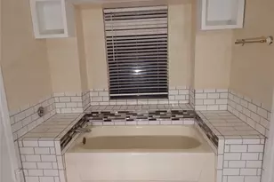 506 Redwood Dr, Grand Prairie, TX 75052 - Photo 11