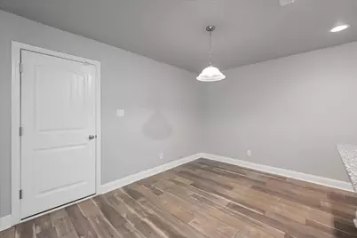 438 Sabine Avenue, Cleburne, TX 76031 - Photo 5