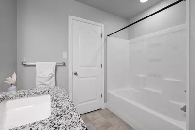 438 Sabine Avenue, Cleburne, TX 76031 - Photo 13