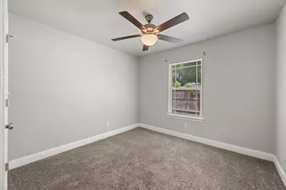 438 Sabine Avenue, Cleburne, TX 76031 - Photo 15
