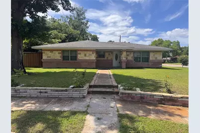 514 Lynn Drive E, Irving, TX 75062 - Photo 1