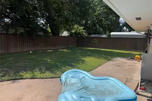 514 Lynn Dr E, Irving, TX 75062 - Photo 21