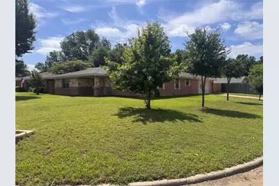 514 Lynn Drive E, Irving, TX 75062 - Photo 3
