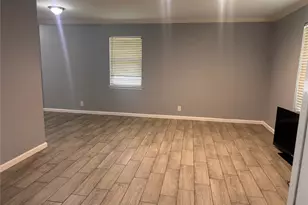 514 Lynn Dr E, Irving, TX 75062 - Photo 5