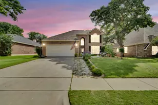 517 Crawford Dr, Burleson, TX 76028 - Photo 1