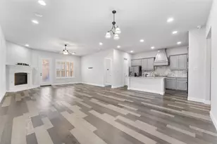 7581 Sevie Ln, Grand Prairie, TX 75054 - Photo 5