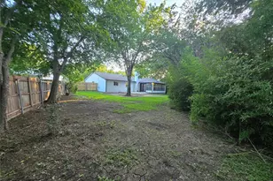 715 N Deerfield Circle, Arlington, TX 76015 - Photo 37