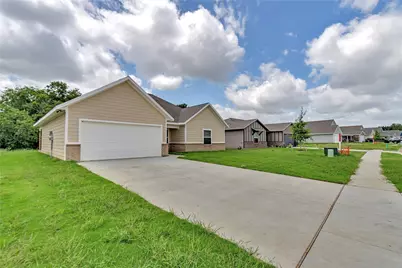 636 Crockett Drive, Cleburne, TX 76031 - Photo 5
