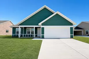 617 Crockett Dr, Cleburne, TX 76033 - Photo 1