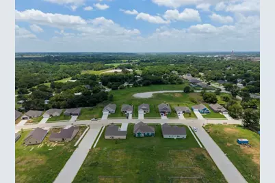 617 Crockett Drive, Cleburne, TX 76033 - Photo 3