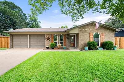 140 Jill Ann Drive, Burleson, TX 76028 - Photo 1