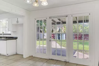 2007 E Park Row Drive, Arlington, TX 76010 - Photo 9