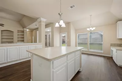 2308 Bear Run Road, Arlington, TX 76001 - Photo 9