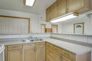 1204 King Dr, Bedford, TX 76022 - Photo 13