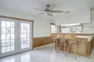 1204 King Dr, Bedford, TX 76022 - Photo 9