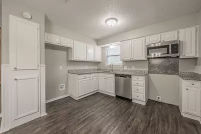 912 Red Oak Street, Azle, TX 76020 - Photo 7