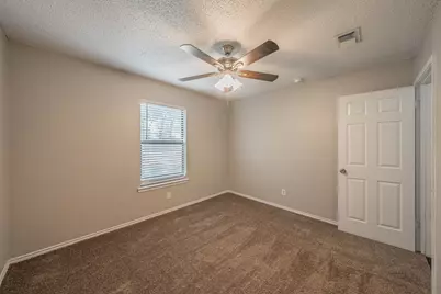 912 Red Oak Street, Azle, TX 76020 - Photo 17