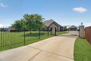 2000 Adams Ln S, Azle, TX 76020 - Photo 3