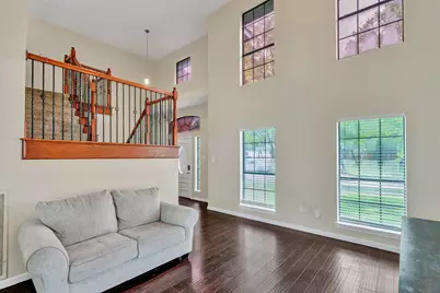 326 Baldwin Street, Grand Prairie, TX 75052 - Photo 3