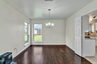326 Baldwin Street, Grand Prairie, TX 75052 - Photo 5