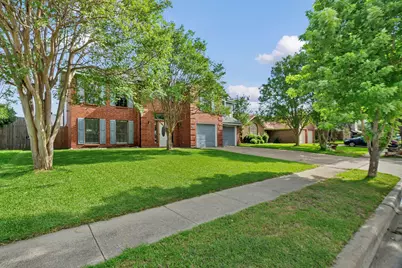 326 Baldwin Street, Grand Prairie, TX 75052 - Photo 3