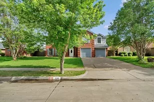 326 Baldwin St, Grand Prairie, TX 75052 - Photo 11