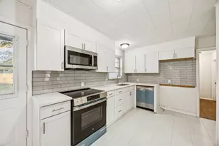 10042 Brockbank Dr, Dallas, TX 75229 - Photo 5