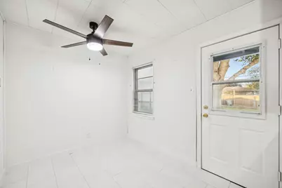 10042 Brockbank Drive, Dallas, TX 75229 - Photo 13