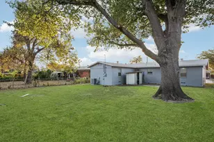10042 Brockbank Dr, Dallas, TX 75229 - Photo 15