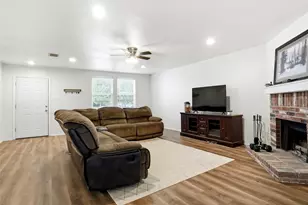 1701 Creek Bend Ln, Little Elm, TX 75068 - Photo 7