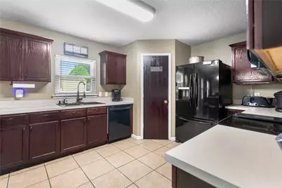 1402 Anglican Drive, Arlington, TX 76002 - Photo 9
