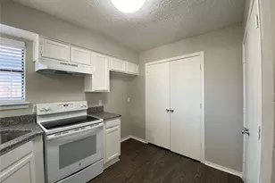 6706 Crestmont Ct, Fort Worth, TX 76133 - Photo 3