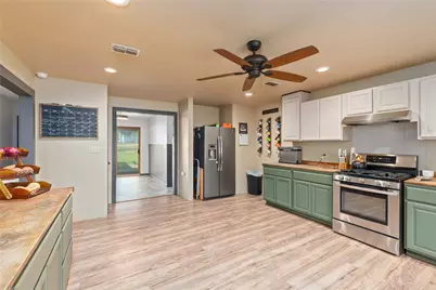 883 Santa Anna Ave, Coleman, TX 76834 - Photo 5