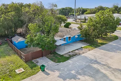 303 E 5th Street, Justin, TX 76247 - Photo 5