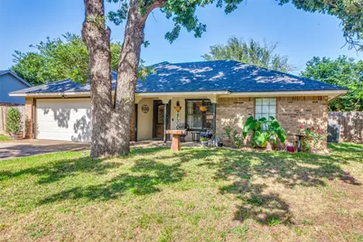 609 Henderson Street, Joshua, TX 76058 - Photo 3