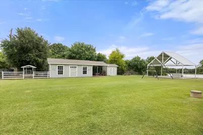 3226 Sunrise Court, Granbury, TX 76048 - Photo 5