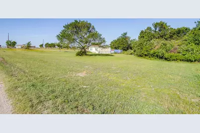 127 Lelon Lane, Springtown, TX 76082 - Photo 3