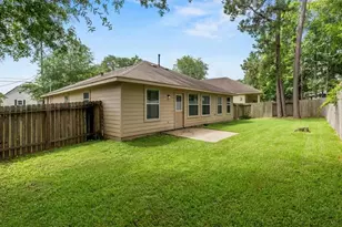 8 Shady Oak Ln, Conroe, TX 77304 - Photo 7