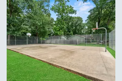 8 Shady Oak Lane, Conroe, TX 77304 - Photo 21