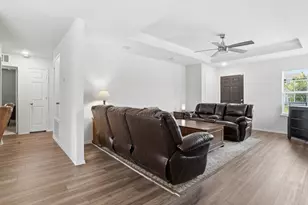 1013 Vernon Dr, Aubrey, TX 76227 - Photo 5