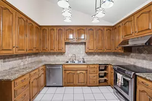 715 Stonelake Dr, Cleburne, TX 76033 - Photo 9