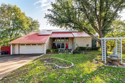 1612 Lakecrest Circle, Granbury, TX 76048 - Photo 1