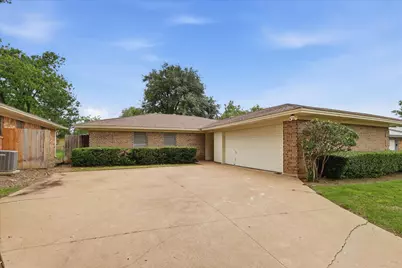 7208 Misty Meadow Drive S, Fort Worth, TX 76133 - Photo 1