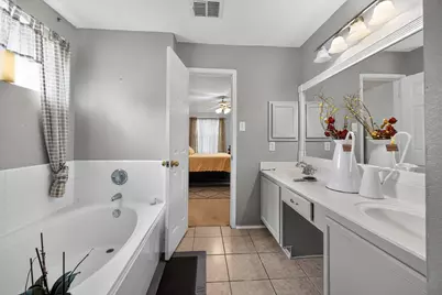 10610 Gleneagles Lane, Rowlett, TX 75089 - Photo 9