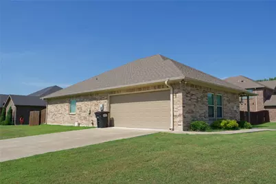 318 E 4th Street, Lindsay, TX 76250 - Photo 3