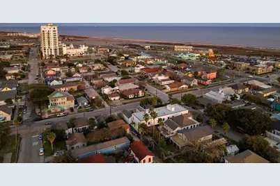 808 Sealy Avenue, Galveston, TX 77550 - Photo 23