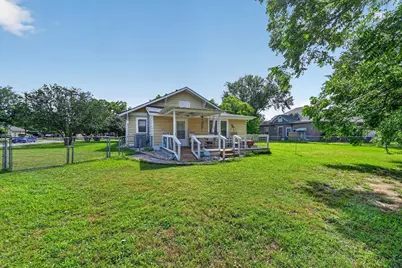 801 S Hall Street, Ennis, TX 75119 - Photo 21